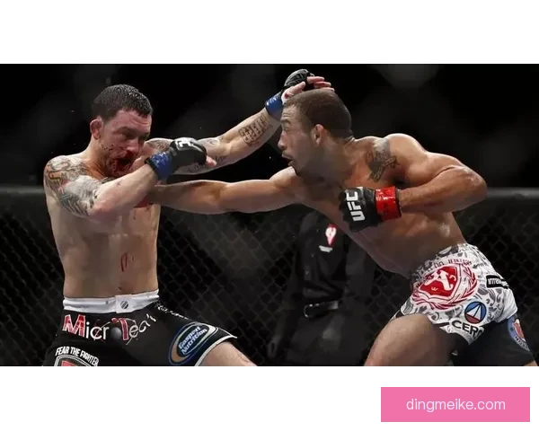 以霍洛威对决奥尔多为核心的羽量级王座更迭经典之战解析